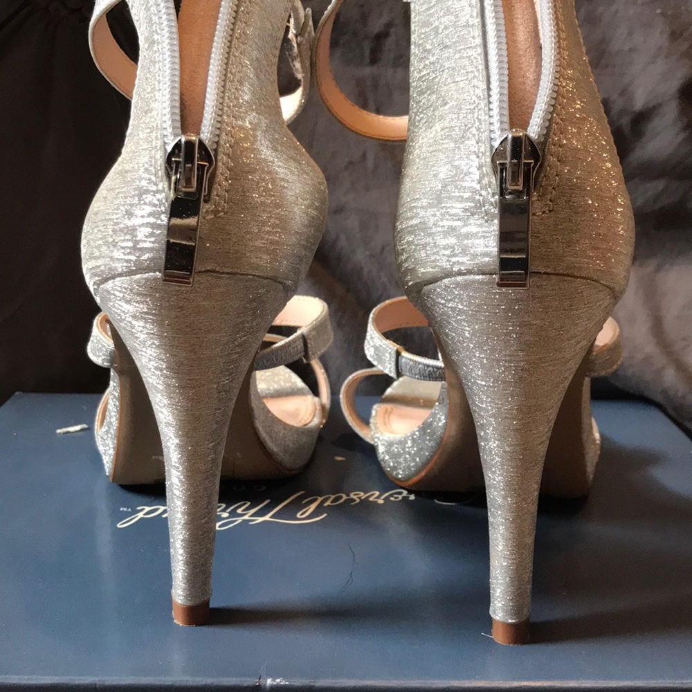 Silver Heels - image 4